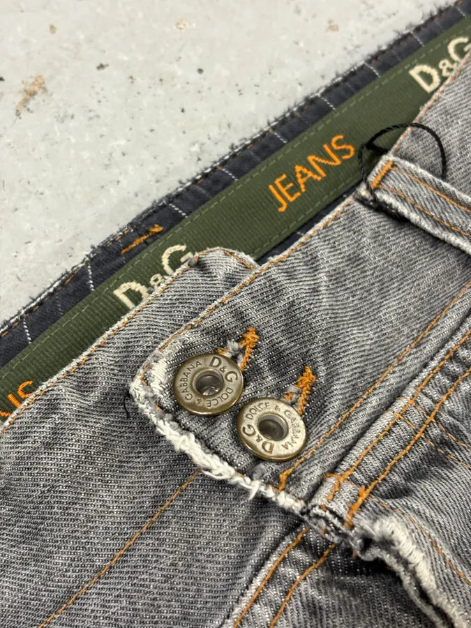 AW2004 Dolce & Gabbana Grey Asymmetrical Cargo Denim Jeans LsDakJO 8