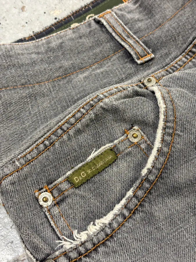 AW2004 Dolce & Gabbana Grey Asymmetrical Cargo Denim Jeans LsDakJO 9