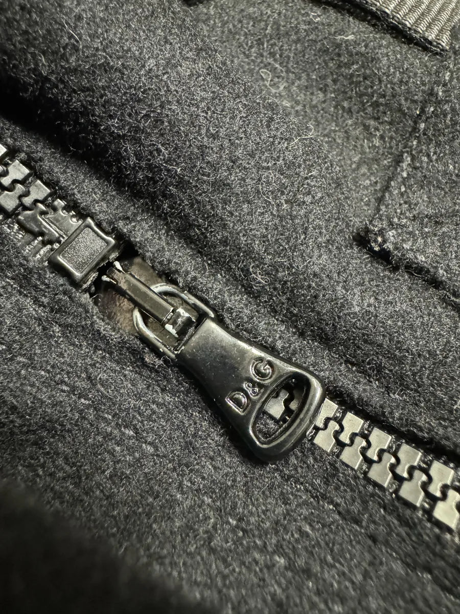 AW2004 Dolce & Gabbana Navy Strap Bondage Bomber Jacket with Detachable Sleeves aIYfJHI 10