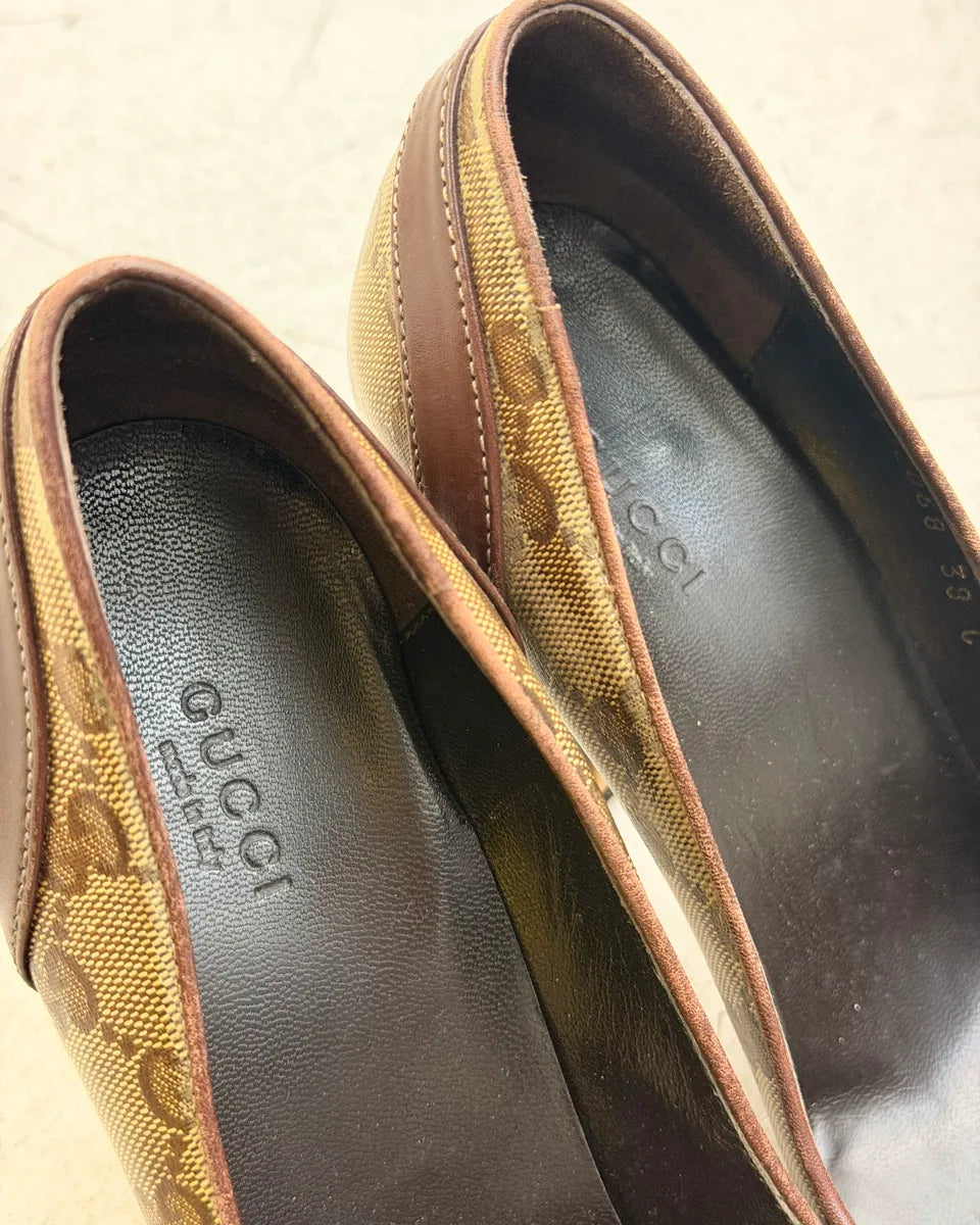 AW2004 Gucci Brown Leather Monogram Bow Heels by Tom Ford fENCYcf 7