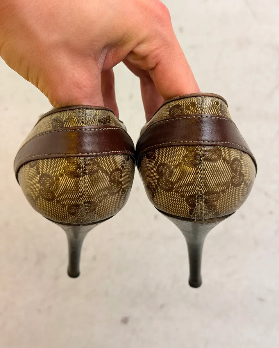 AW2004 Gucci Brown Leather Monogram Bow Heels by Tom Ford fENCYcf 9