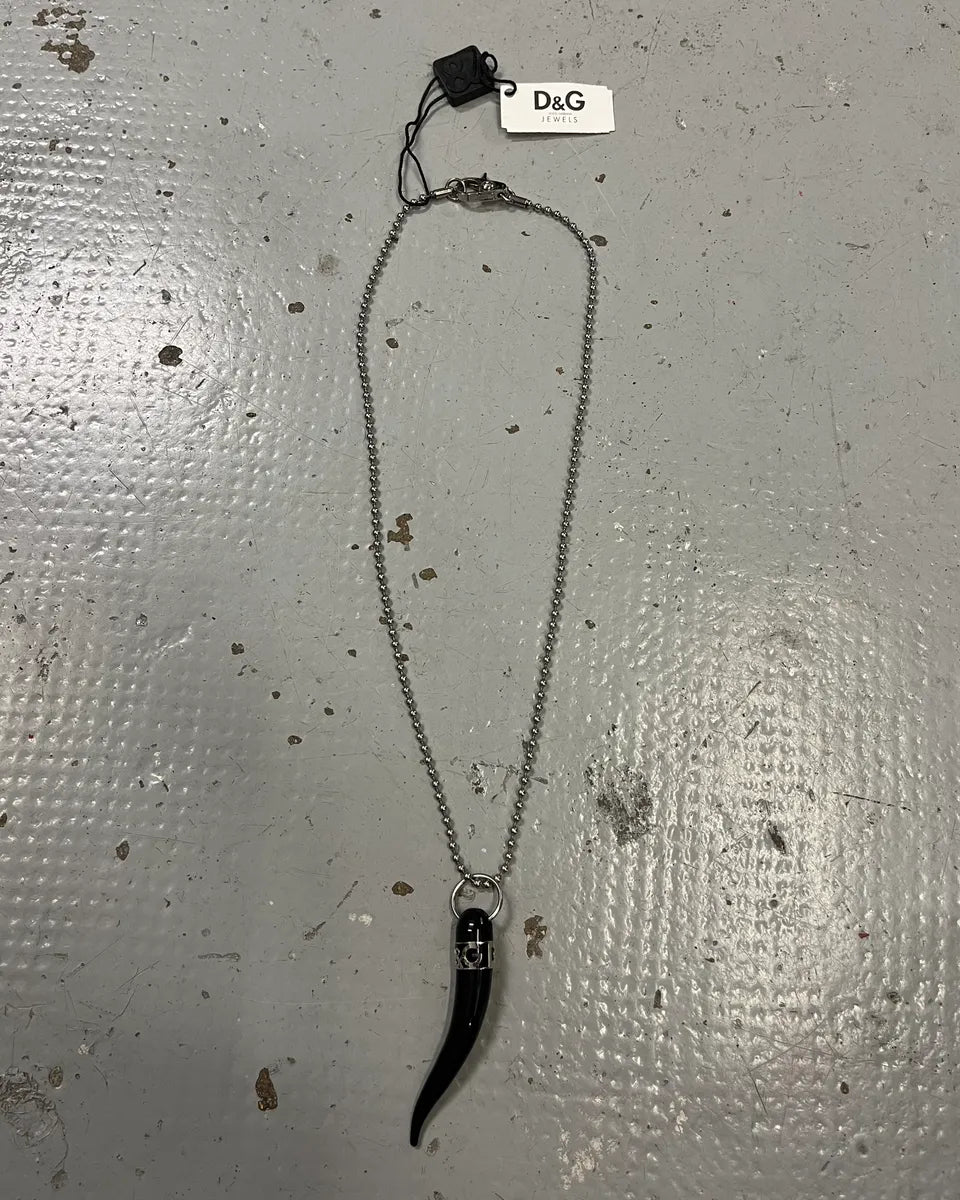 AW2005 Dolce & Gabbana Black Resin Horn Pendant Necklace ctnMpHW 0