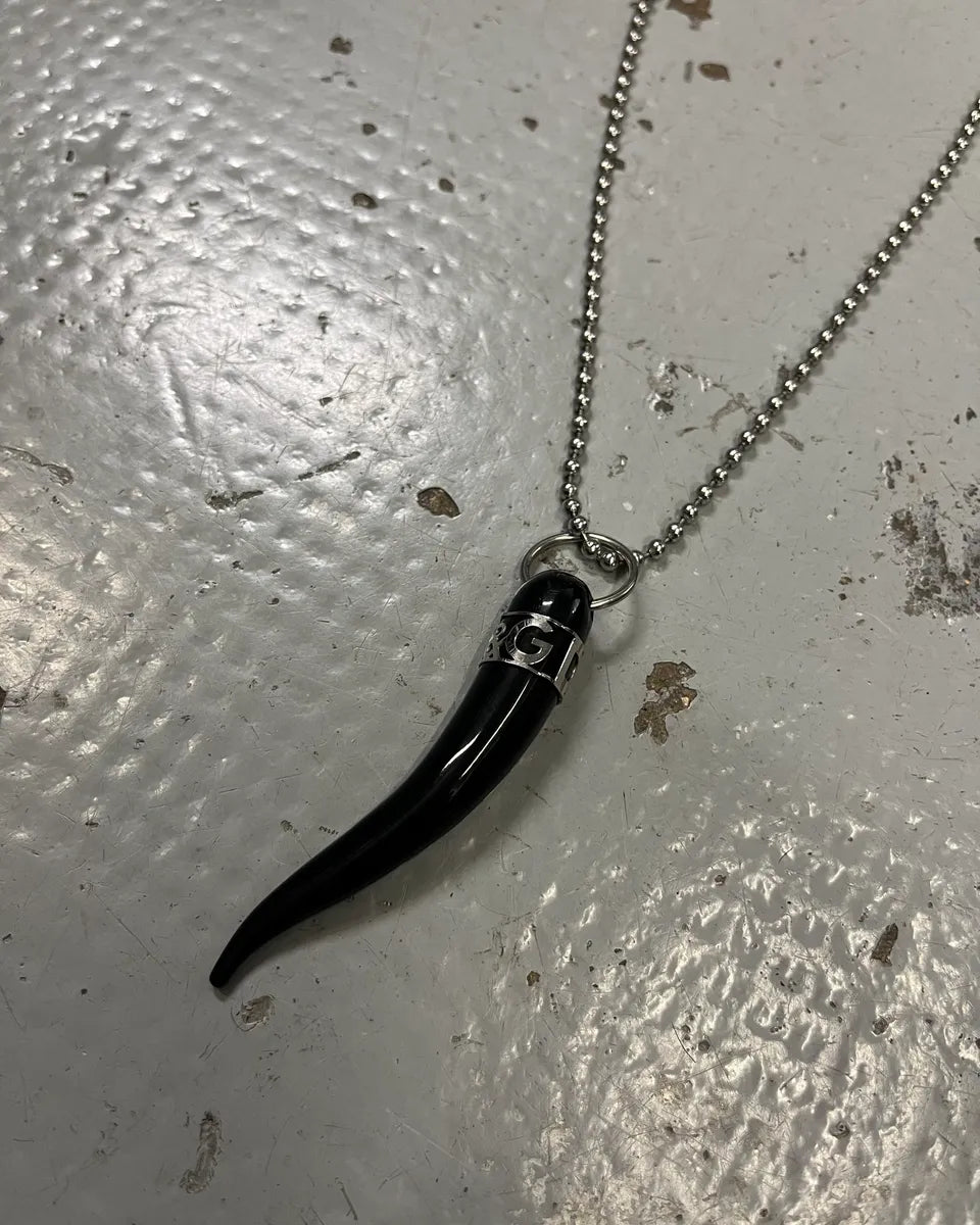 AW2005 Dolce & Gabbana Black Resin Horn Pendant Necklace ctnMpHW 2