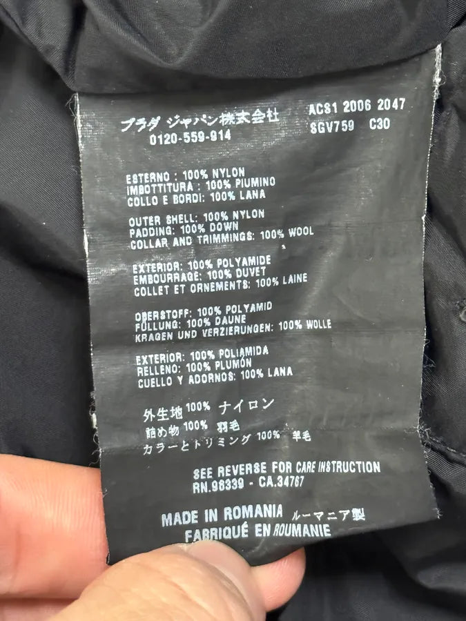 AW2006 Prada Black Minimalist Puffer Jacket JkNyfKR 8