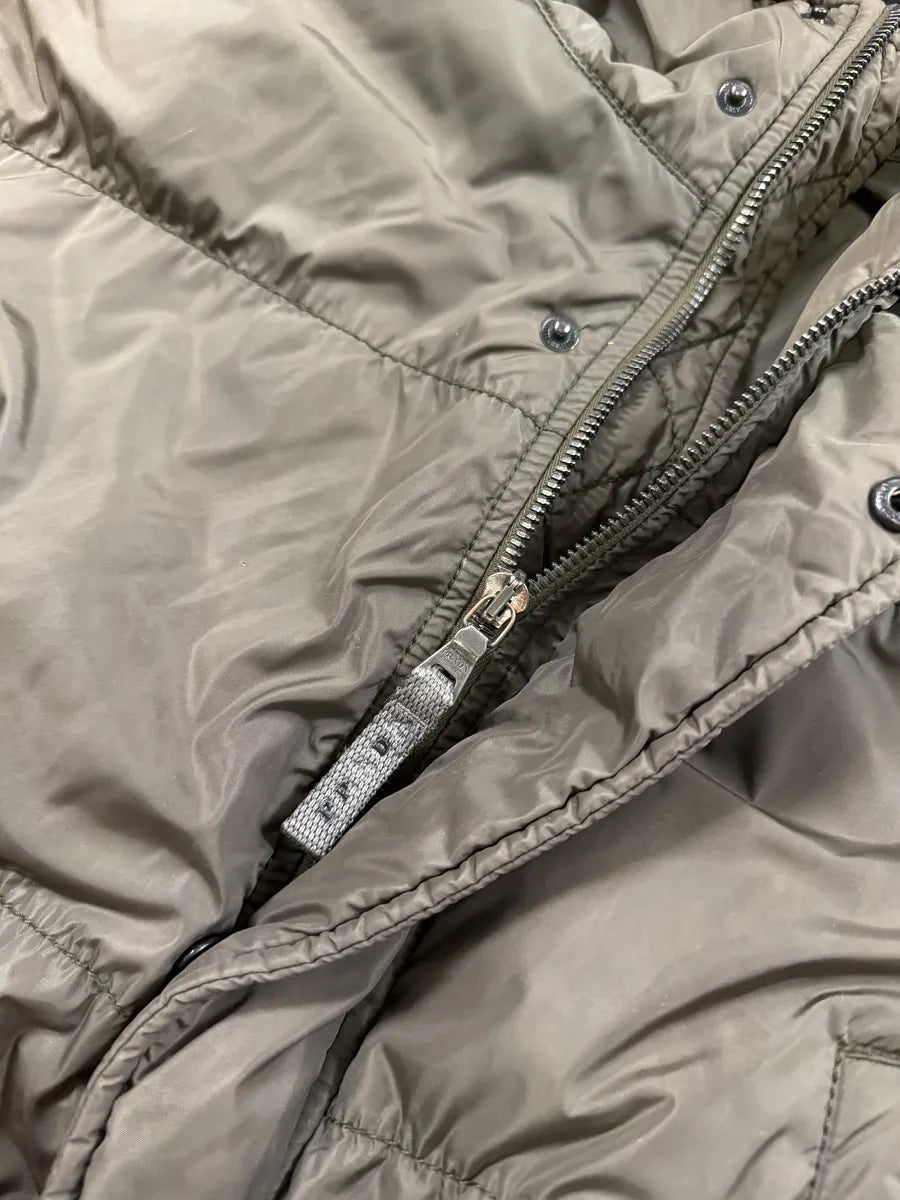 AW2006 Prada Khaki Green Fur Hooded Puffer Jacket ytfyvJI 15