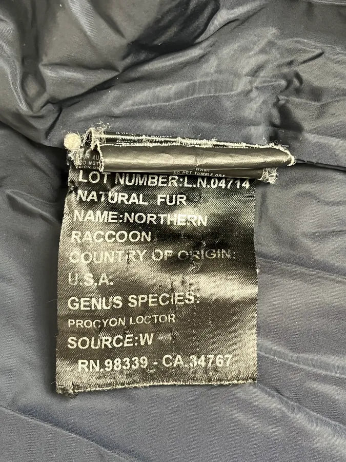 AW2006 Prada Navy Fur Collar Heavy Puffer Jacket nGVhtJz 12