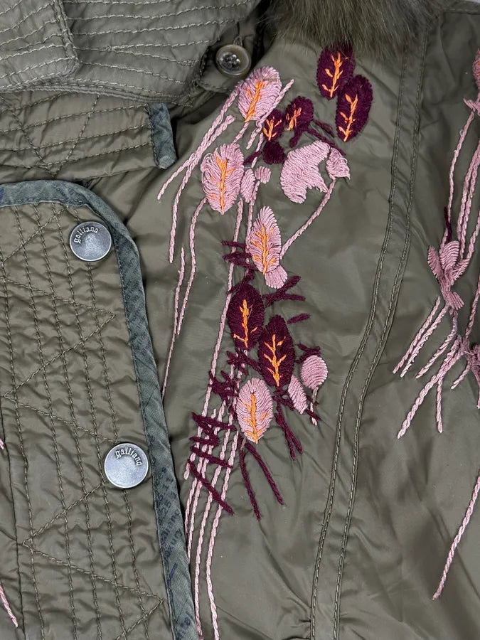 AW2007 Galliano Khaki Embroidered Flowers & Fur Bomber Jacket YhkzNxn 11