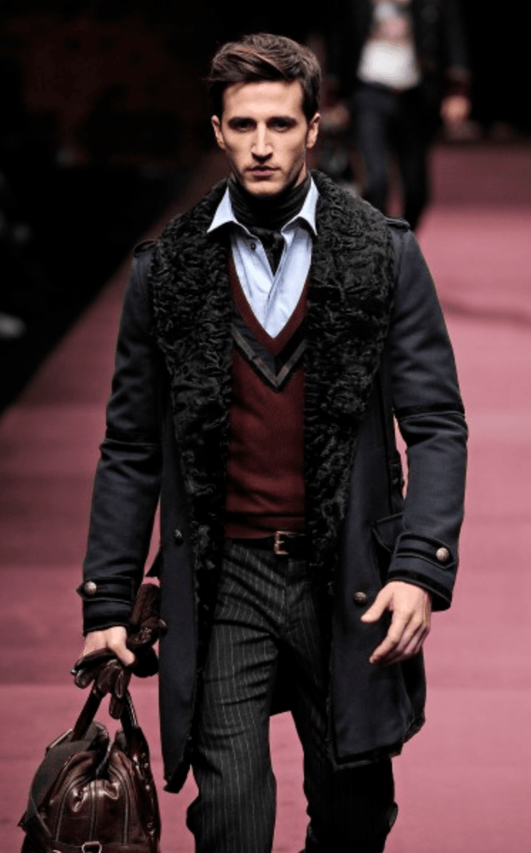 AW2009 Dolce & Gabbana Navy Royal Fur Collar Buttoned Long Coat nDmLUJp 1