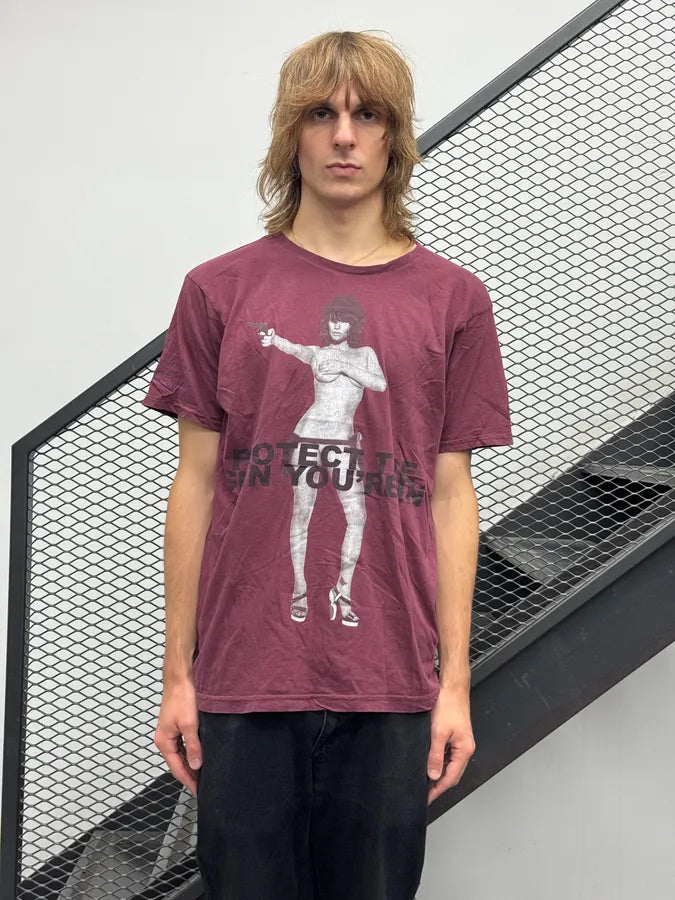 AW2010 Marc Jacobs Burgundy Protect Your Skin Woman Naked T-Shirt ZGrPwtX 1
