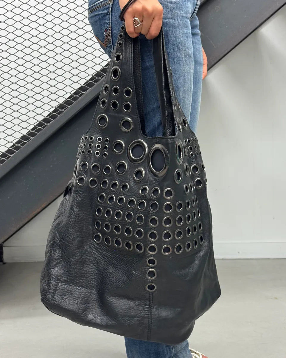 AW2011 Givenchy Black Leather Perfored Handle Bag by Riccardo Tisci ubKucuZ 2