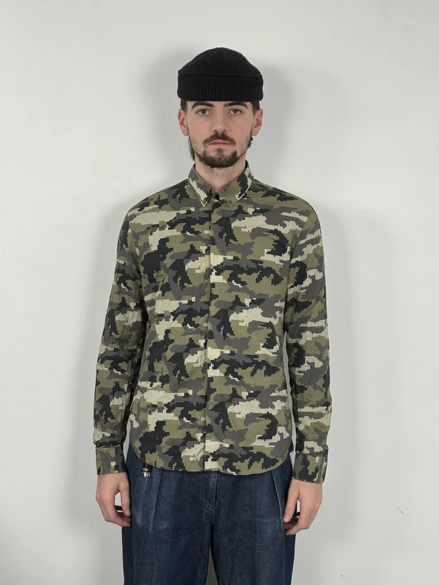 AW2015 Givenchy Camo Green Shirt by Riccardo Tisci WFBvguw 1