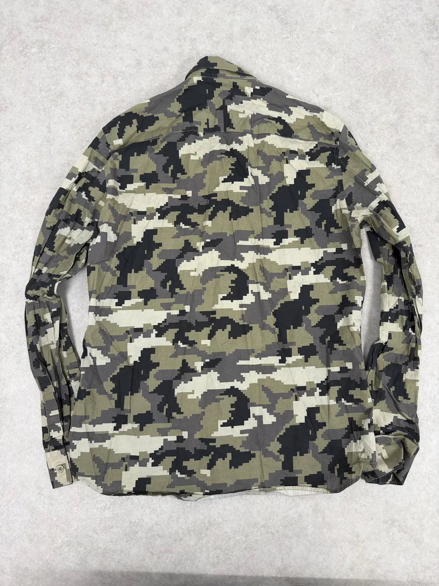 AW2015 Givenchy Camo Green Shirt by Riccardo Tisci WFBvguw 3