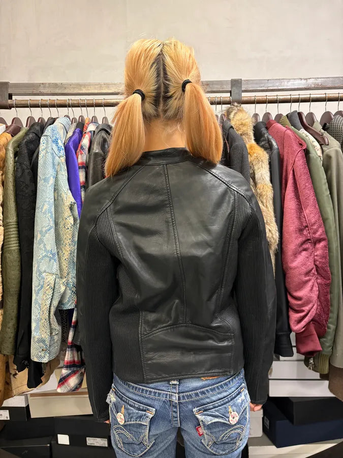 AW2016 Dsquared2 Black Leather Arm Zips Biker Jacket xHznHmJ 2