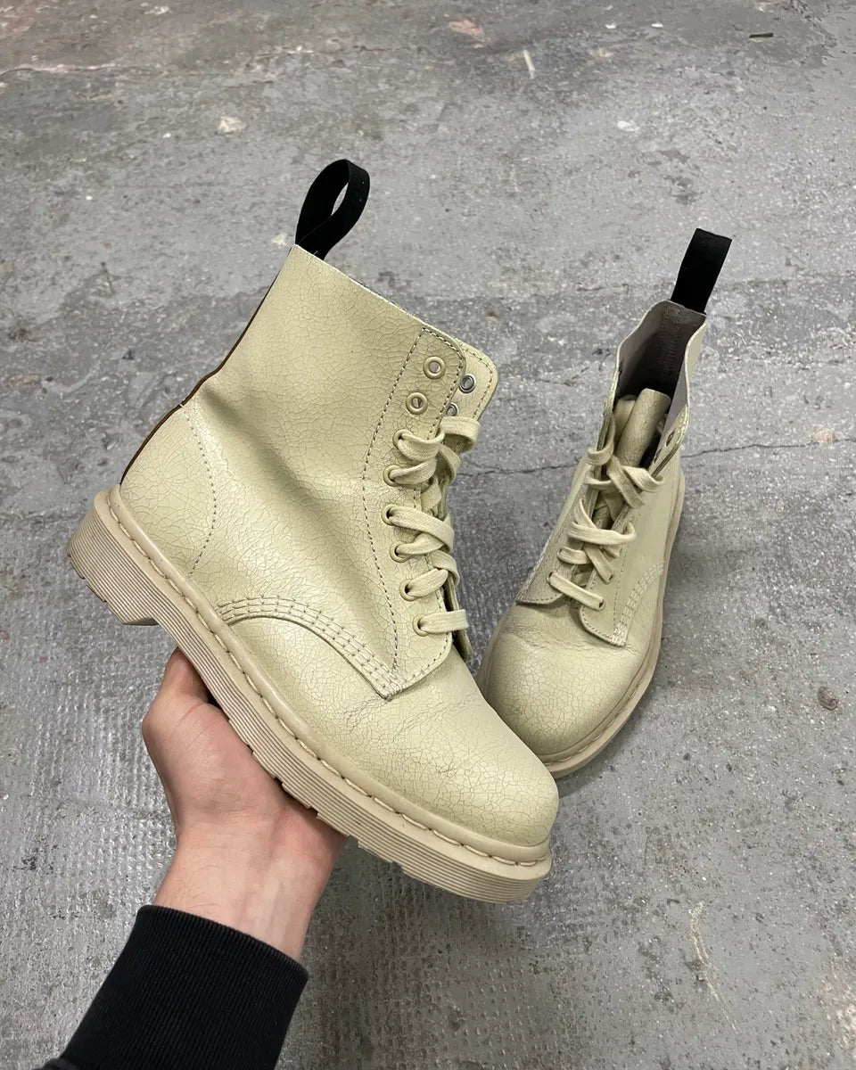 AW2016 Marni x Dr Martens Creme Cracked Leather Boots (41eu/us8) 0