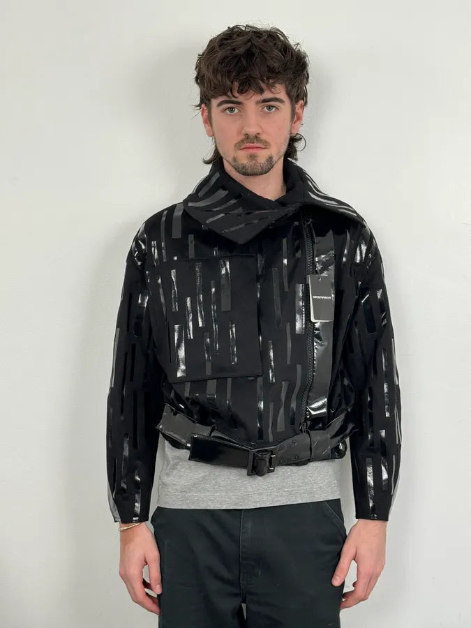 AW2022 Emporio Armani Black Asymmetrical Zip Cropped Bomber Jacket tApXHki 2