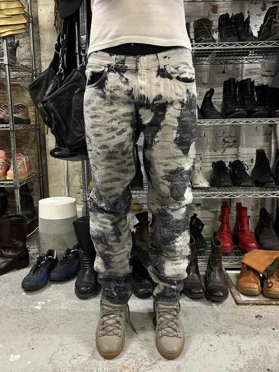 AW2022 Givenchy Distressed Monochrome Slim Jeans  CyYYXfb 1