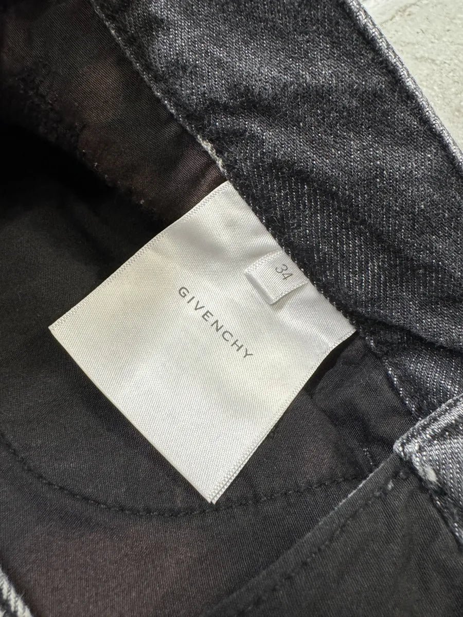 AW2022 Givenchy Distressed Monochrome Slim Jeans  CyYYXfb 10