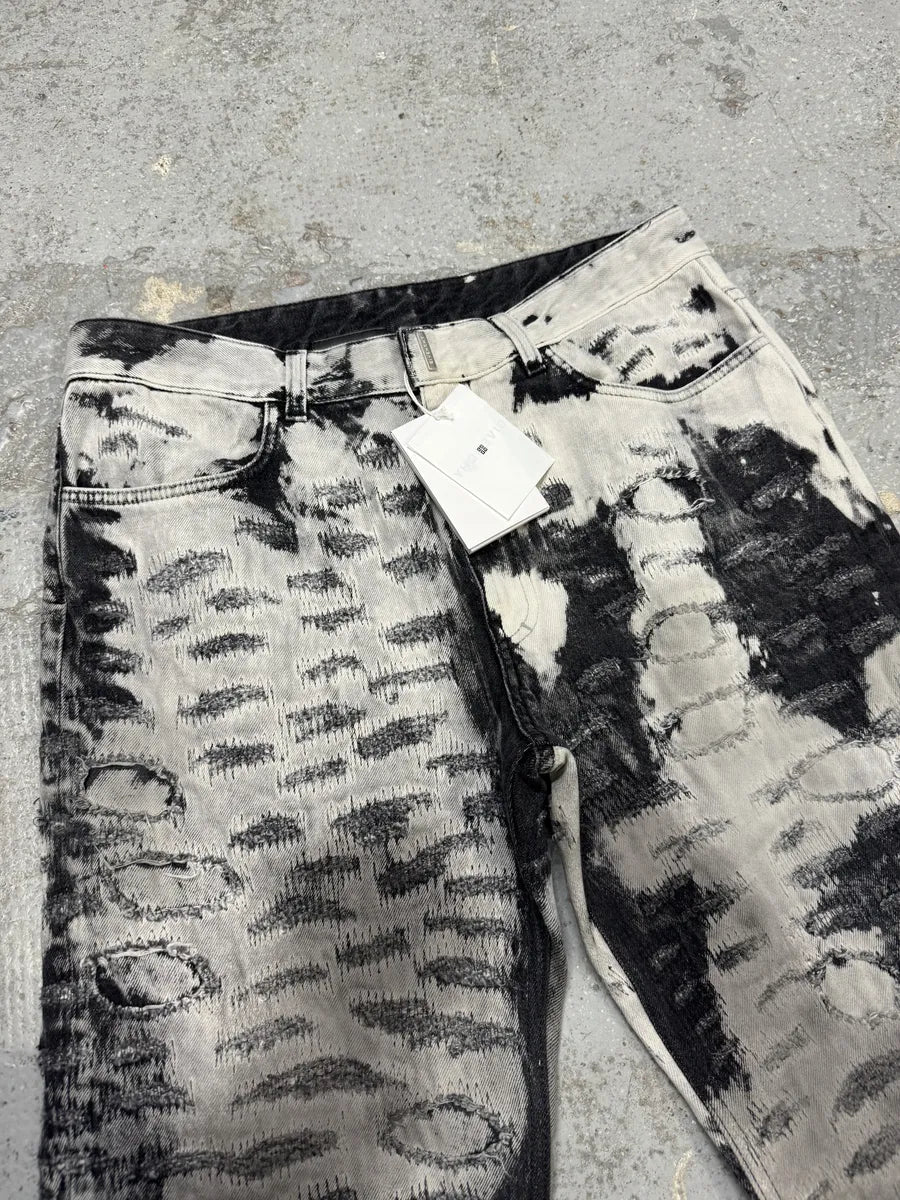 AW2022 Givenchy Distressed Monochrome Slim Jeans  CyYYXfb 12