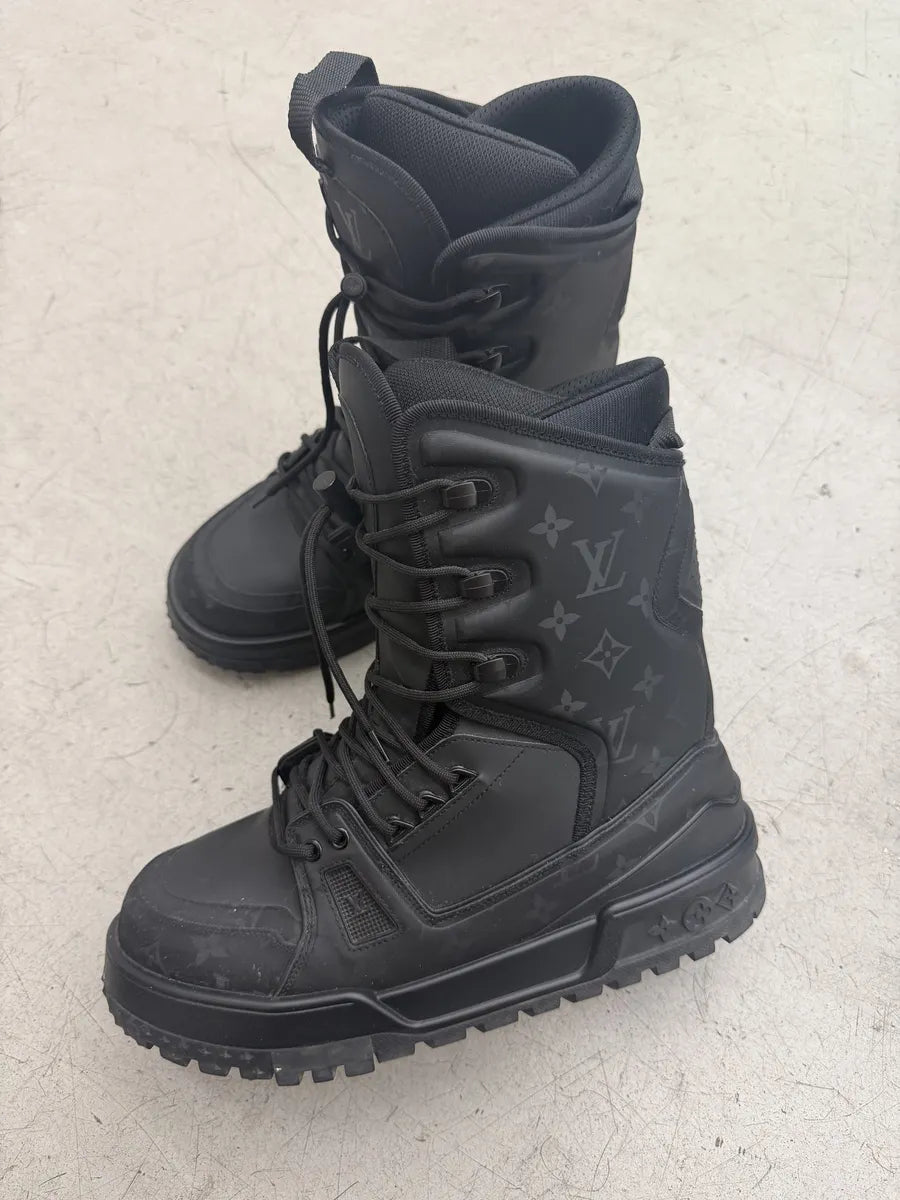 AW2022 Louis Vuitton Black Trainer Snow High Boots HRWEljV 2