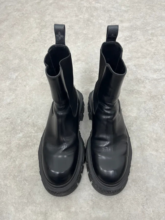 AW2022 Louis Vuitton Ornamented Sole Black Boots ZJIwjUl 4