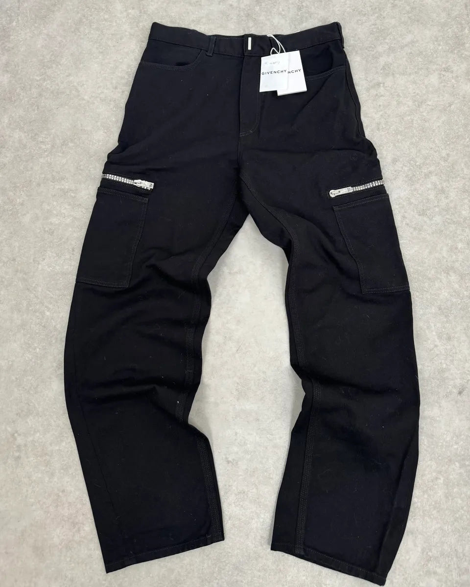 AW2023 Givenchy Black Cargo Pants by Matthew Williams kVHZmik 3