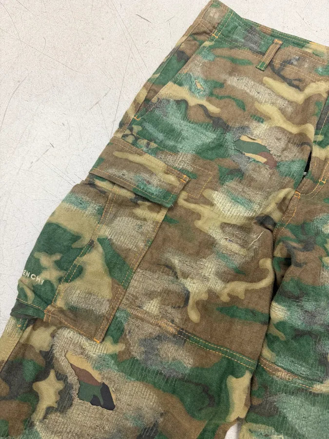 AW2023 Givenchy Sample Boro Camo Pants by Matthew Williams DIAunHk 10