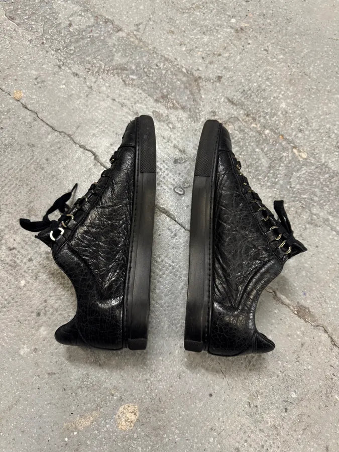 Balenciaga Arena Black Cracked Leather Low Sneakers (39.5eu/us6.5) 1
