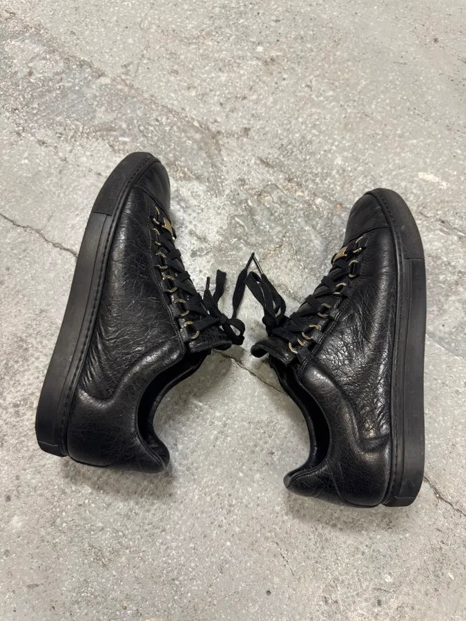 Balenciaga Arena Black Cracked Leather Low Sneakers (39.5eu/us6.5) 2