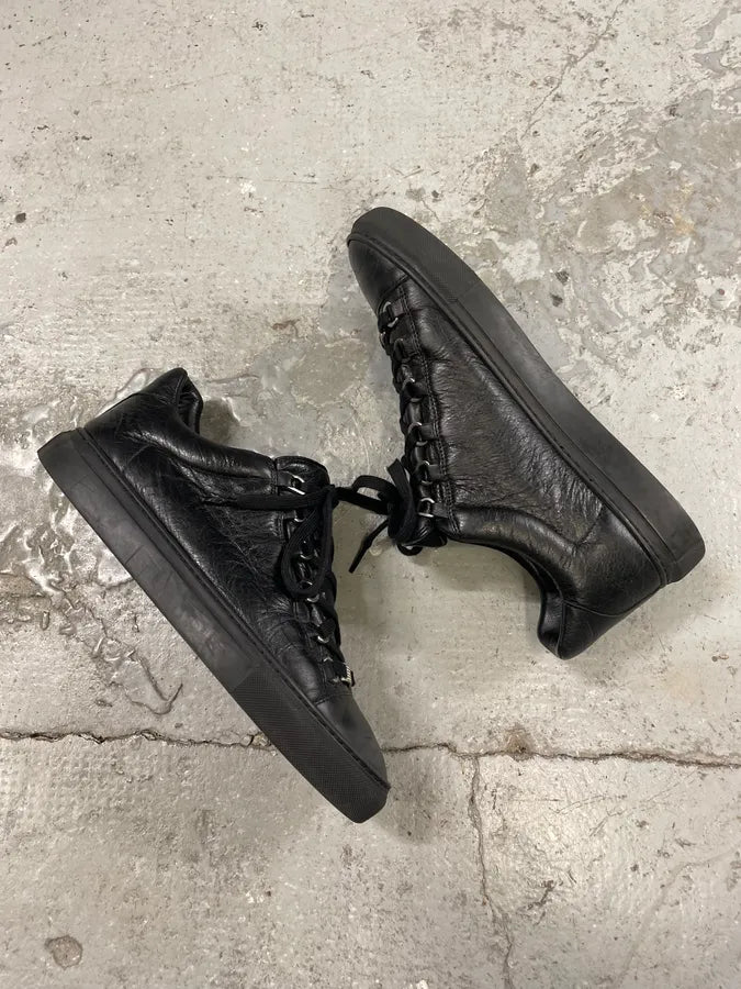 Balenciaga Arena Black Leather Low Shoes (42.5eu/us9) 5