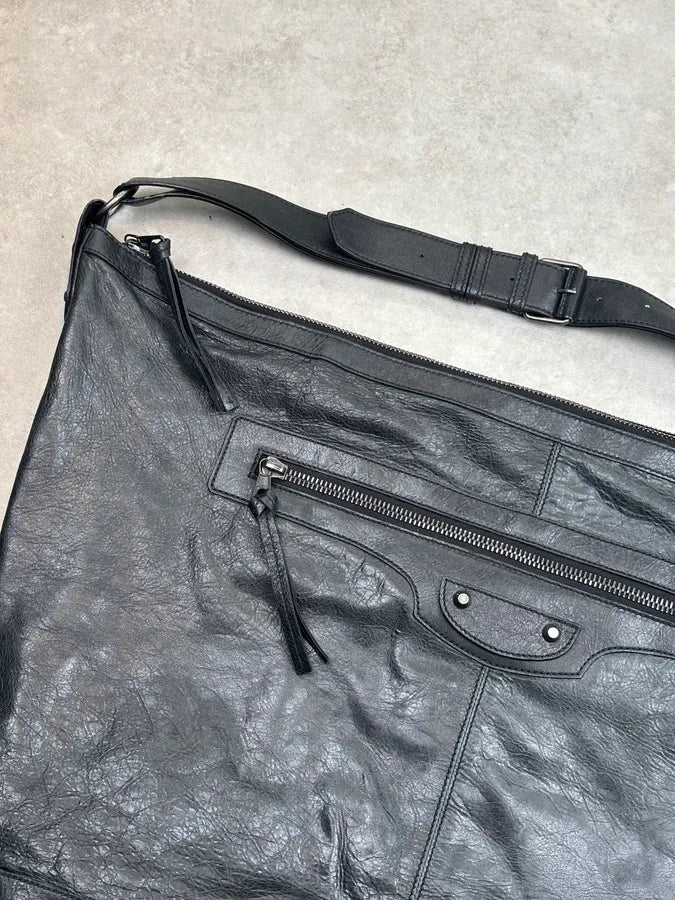 2010s Balenciaga Black Leather City Crossbody Bag CBRkFJW 3
