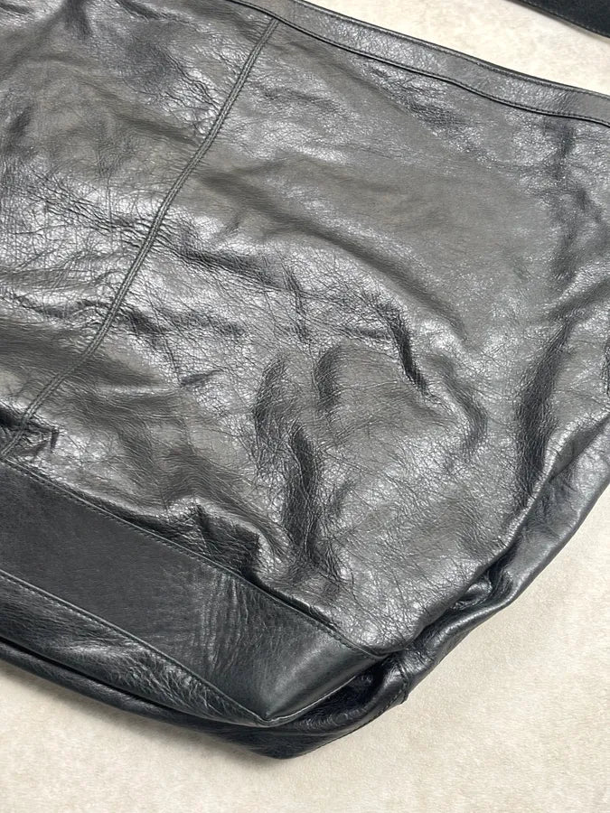2010s Balenciaga Black Leather City Crossbody Bag CBRkFJW 12