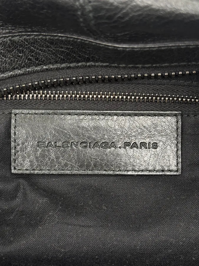 2010s Balenciaga Black Leather City Crossbody Bag CBRkFJW 16