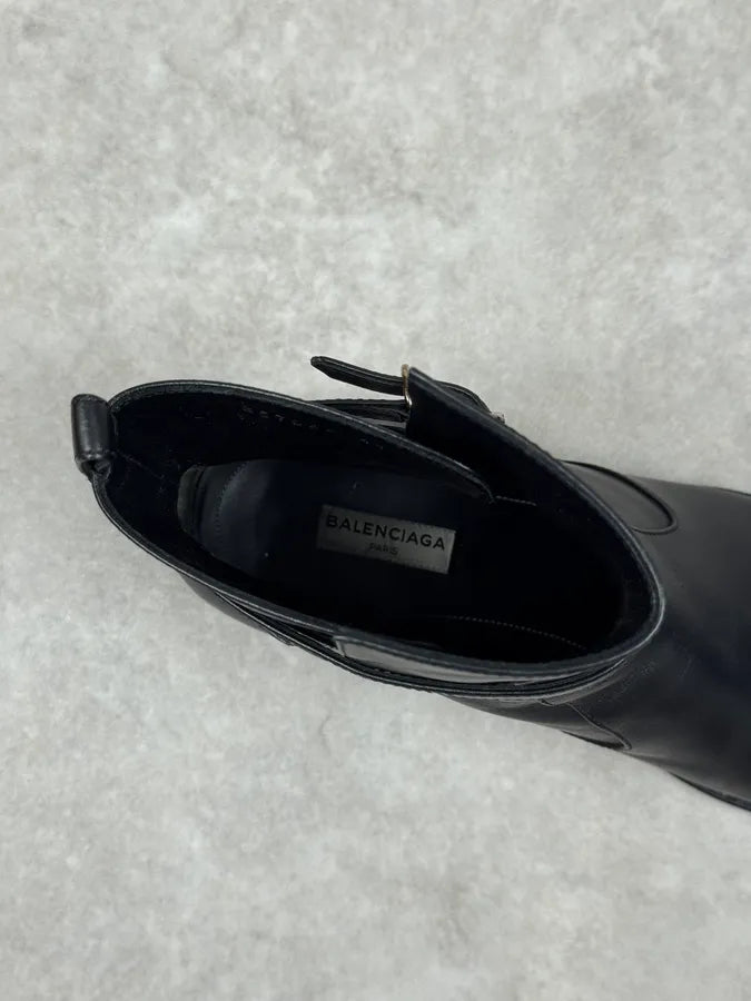 Balenciaga Black Minimalist Leather Boots OZLEZlA 7