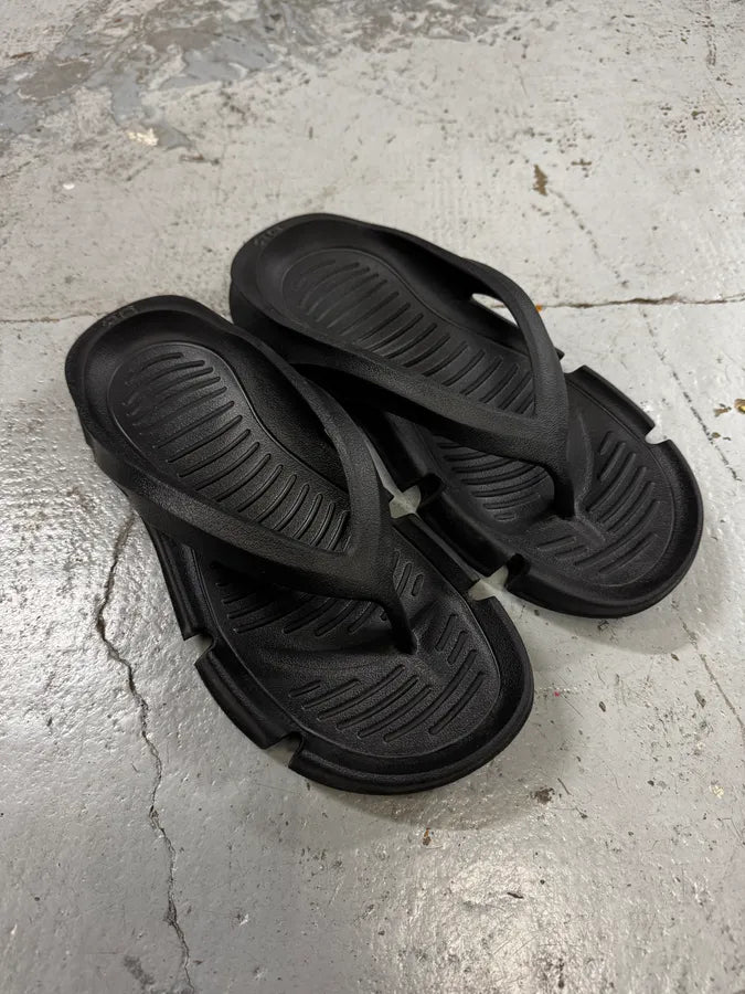 Balenciaga Black Mold Thong Sandals  WbWsgVd 3