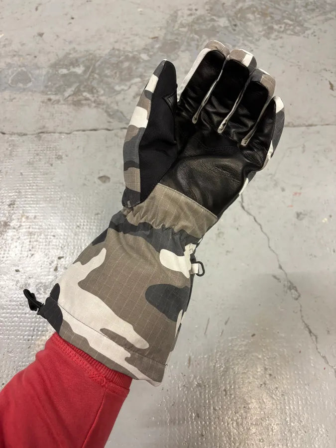 SS2025 Balenciaga Camo Pattern Ski Winter Gloves  sSliZkG 1
