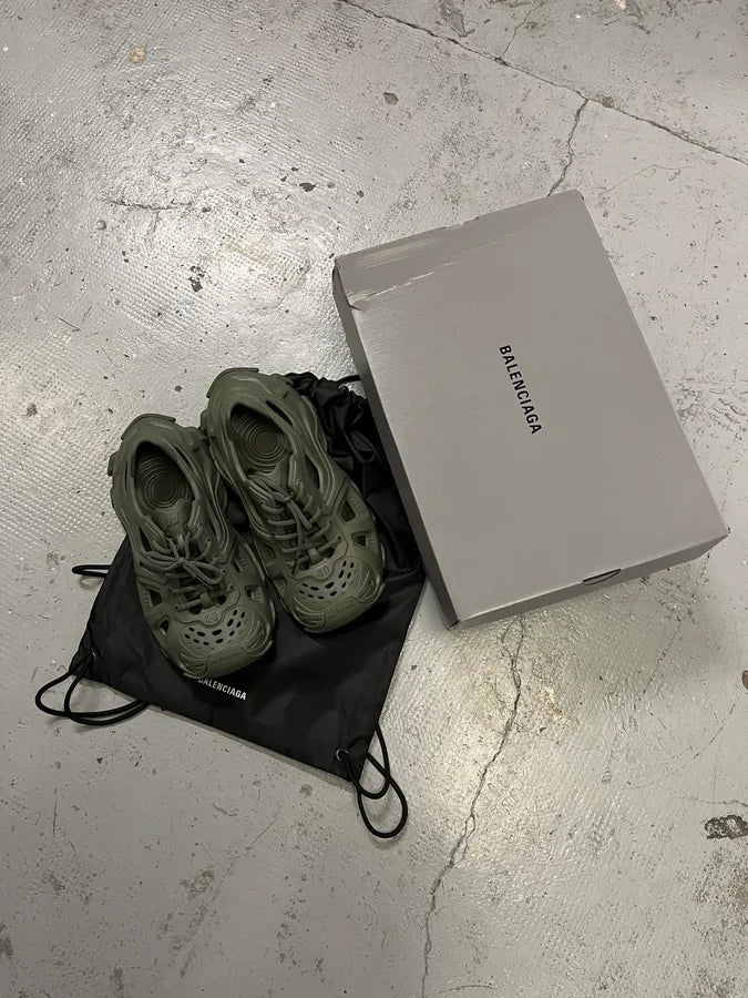 Balenciaga Foam Green Cut-Out Low Sneakers oJVIOWm 1