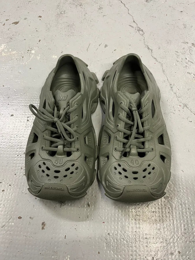 Balenciaga Foam Green Cut-Out Low Sneakers oJVIOWm 3