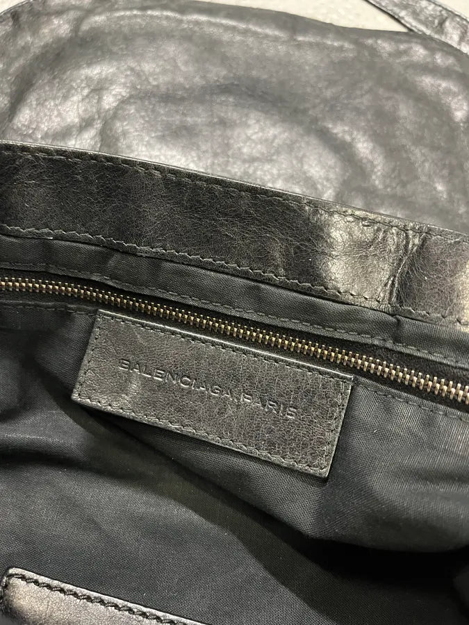 Balenciaga Gold Studded City Black Leather Shoulder Bag ZdrLmgm 8