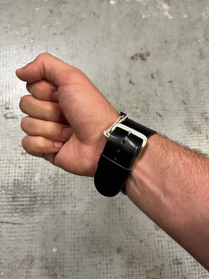 Balenciaga Paris Black Leather Minimalist Watch (OS) epgGGai 3