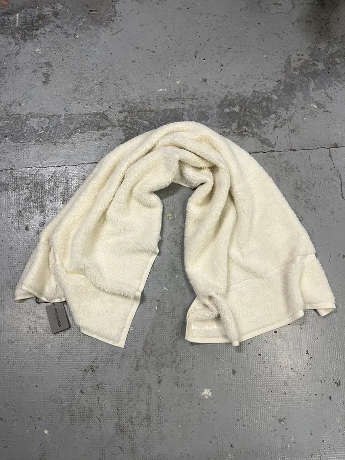 Balenciaga Trompe LOeil Towel Cozy Oversize White Scarf YSYIOve 0