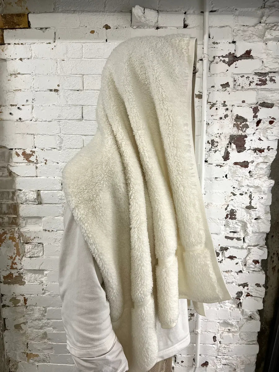 Balenciaga Trompe LOeil Towel Cozy Oversize White Scarf YSYIOve 1