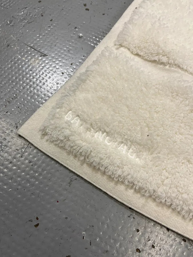 Balenciaga Trompe LOeil Towel Cozy Oversize White Scarf YSYIOve 3