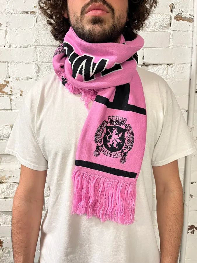 Balenciaga Wool Soccer Pink Scarf SAiwauV 1
