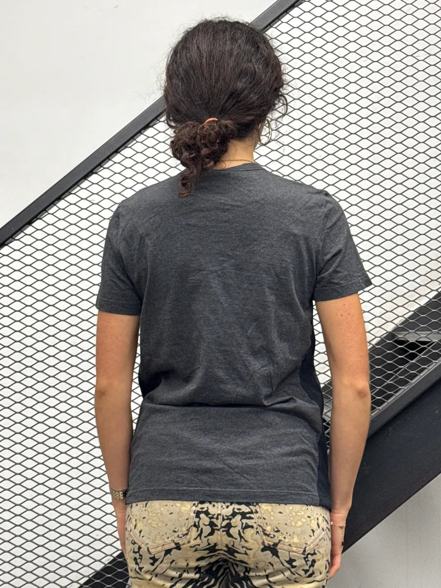 2010s Prada Grey Sequin Crest Embellished T-Shirt blcjfLJW 8