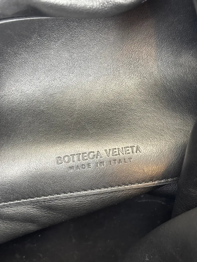 Bottega Veneta Beak Black Leather Padded V Shoulder Bag wPUOmxw 14