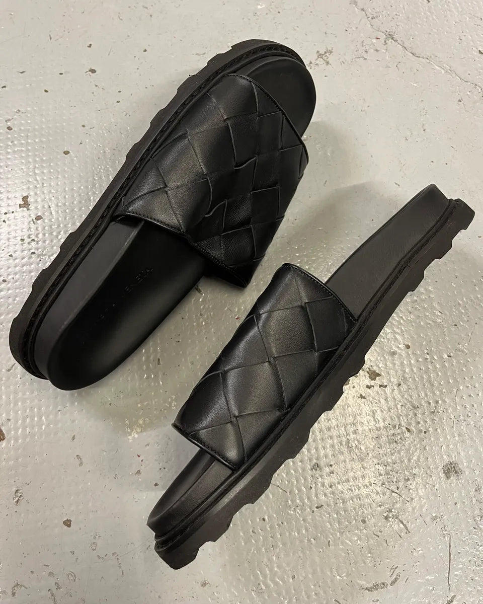 Bottega Veneta Black Leather Woven Tap Slides RJRfxDR 2
