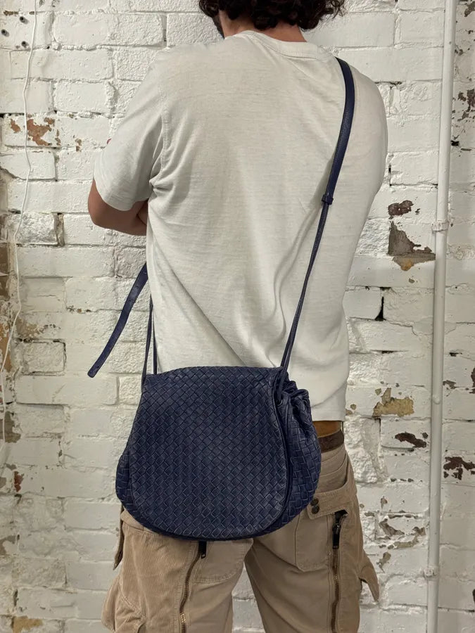 Bottega Veneta Navy Leather Intrecciato Woven Shoulder Bag CdQldvl 2