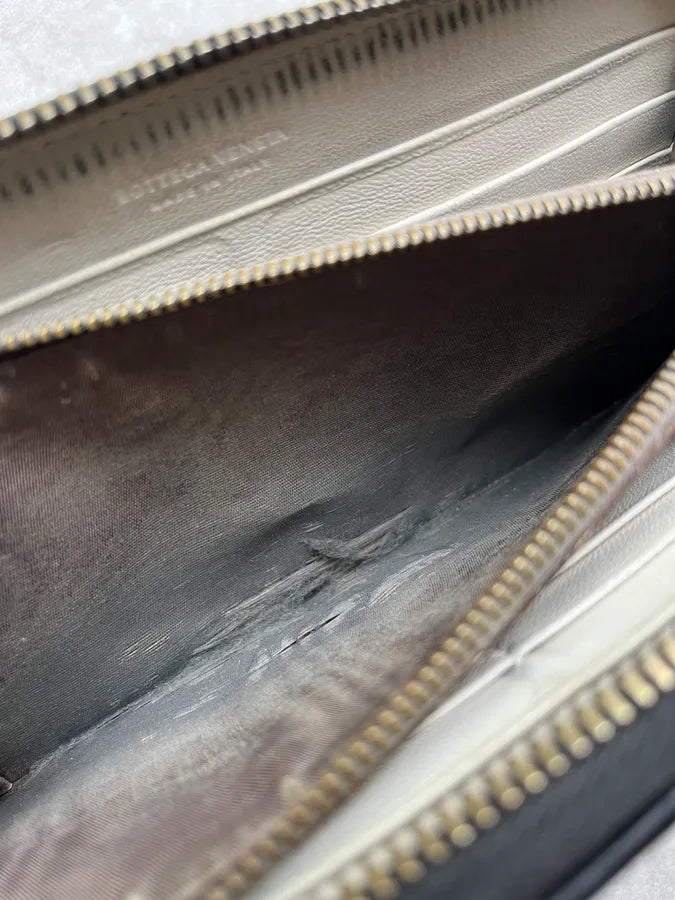 Bottega Veneta Woven Intrecciato Black Leather Wallet UHRrNUQ 4