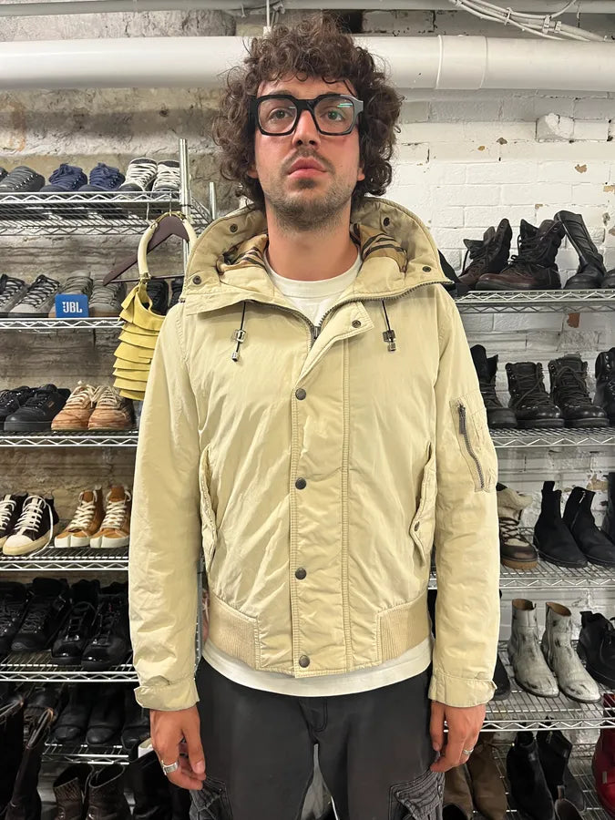 Burberry Creamy Avant-Garde Bomber Jacket (M) SEWBlHK 2