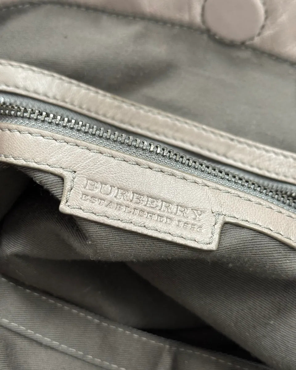 Burberry Grey Leather Textured Handle Bag  mSpdIOE 10